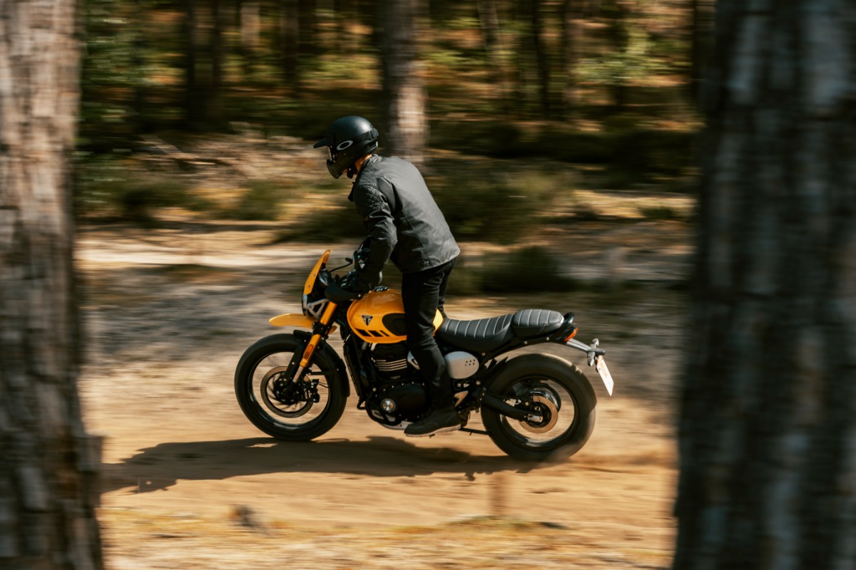 Triumph Scrambler 400 XC 8