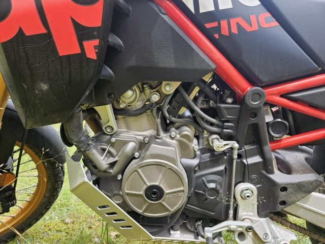 Aprilia Tuareg 660 Rally 2025 nowość test dane techniczne wady zalety por&oacute;wnanie 10
