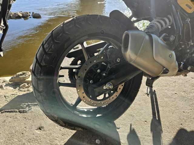 Royal Enfield Guerrilla 450 test opinia dane techniczne cena 5