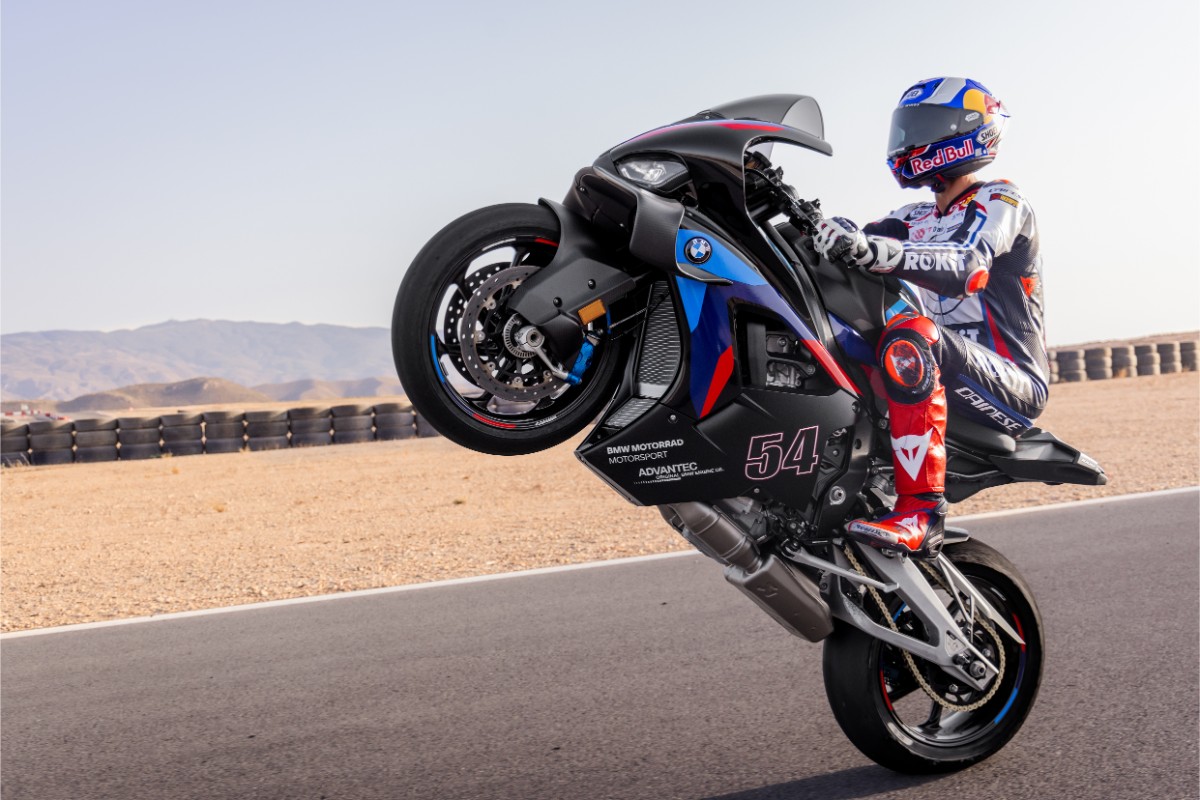 BMW M 1000 RR 2025 2