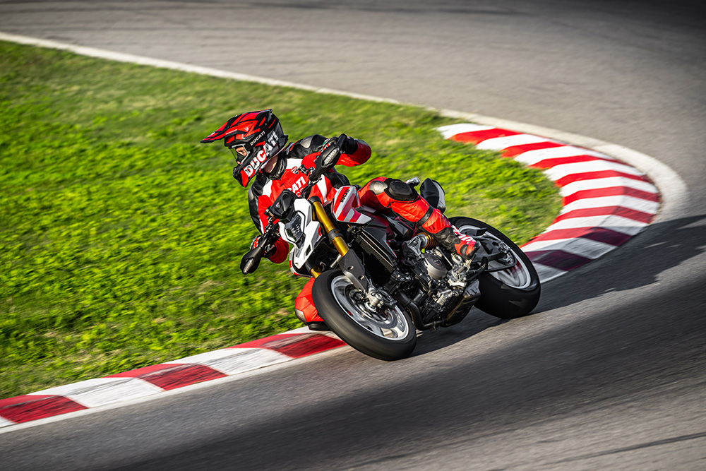 Ducati Hypermotard V2 2026 3