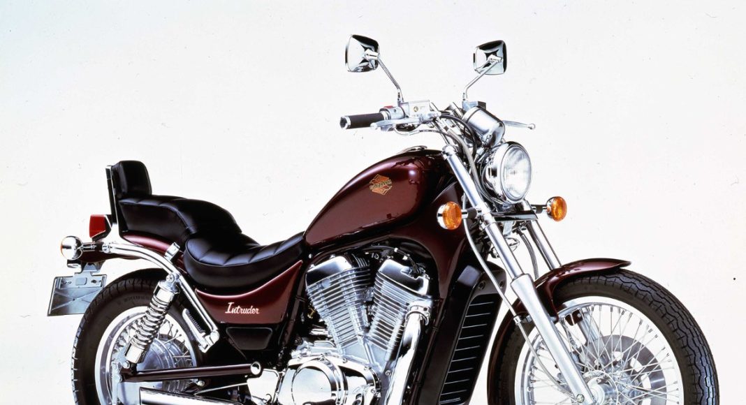 Suzuki VS750 Intruder