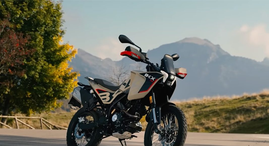 Benelli BKX 125 3