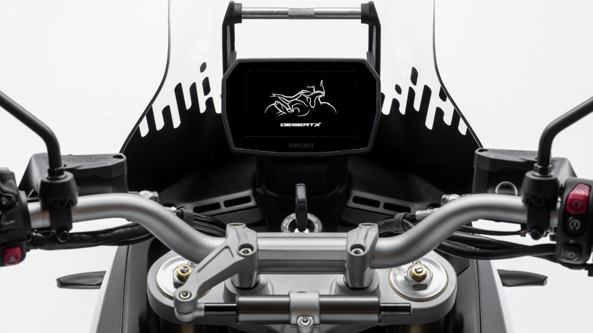 Ducati DesertX 2026 studio 3 Ducati DesertX 2026 studio 3
