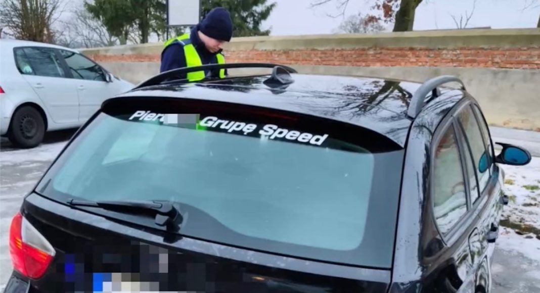 KPP Choszczno napis na szybie 2