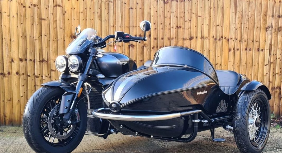 Triumph Rocket Watsonian sidecar kosz wozek zaprzeg 2