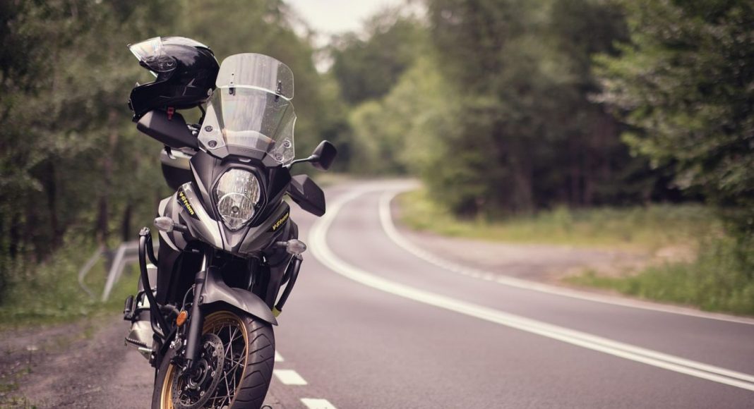 motocykl droga vstrom 650 (1)