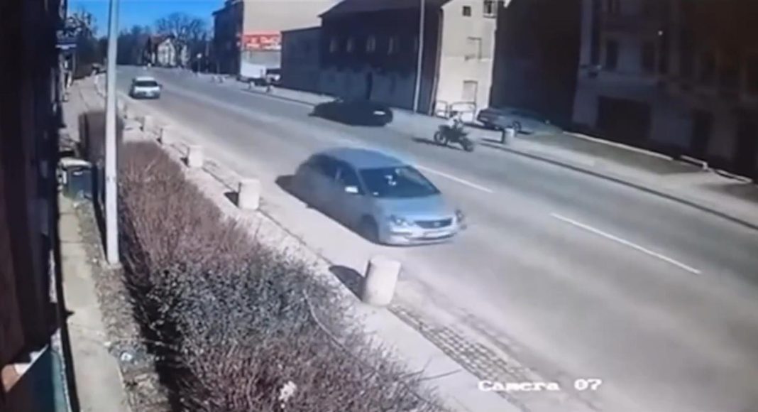 poscig za motocyklista