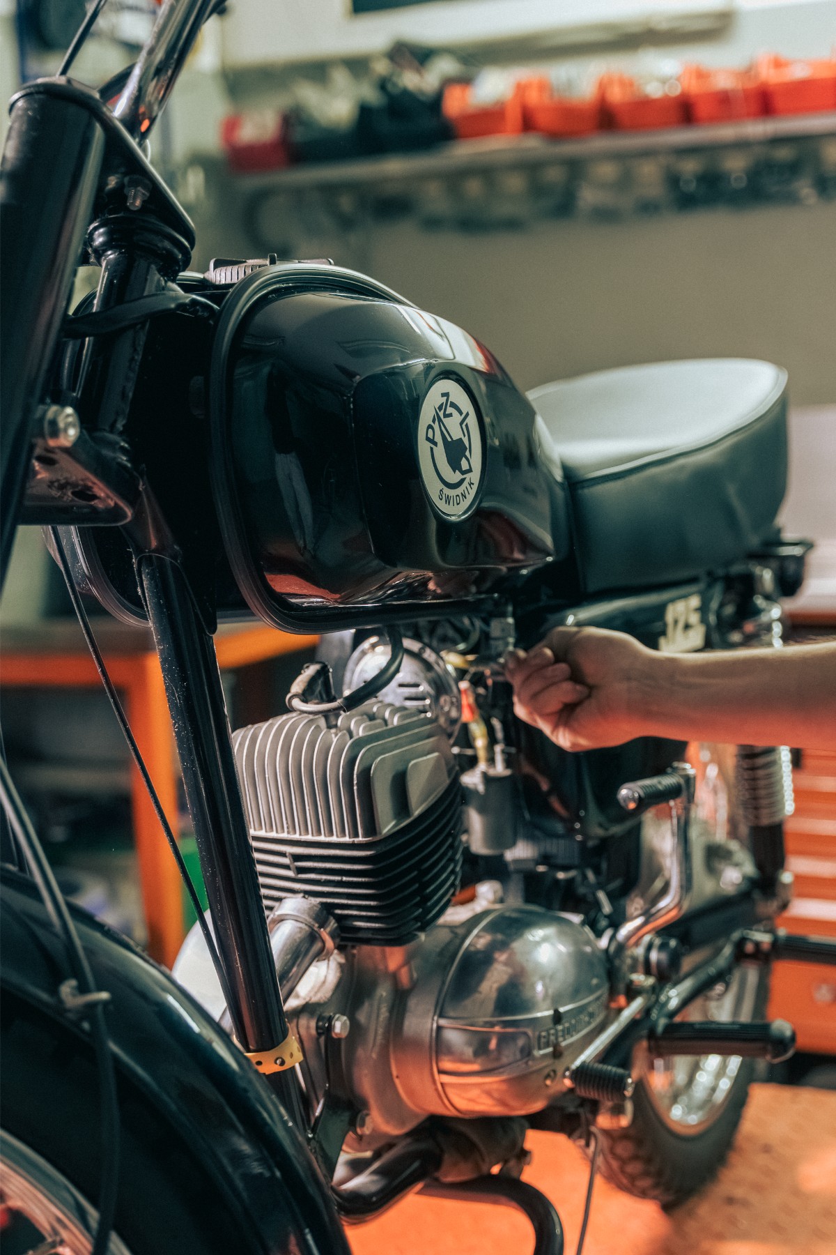 Gmoto czeasci do klasykow PRL weteranow wsk junak 2