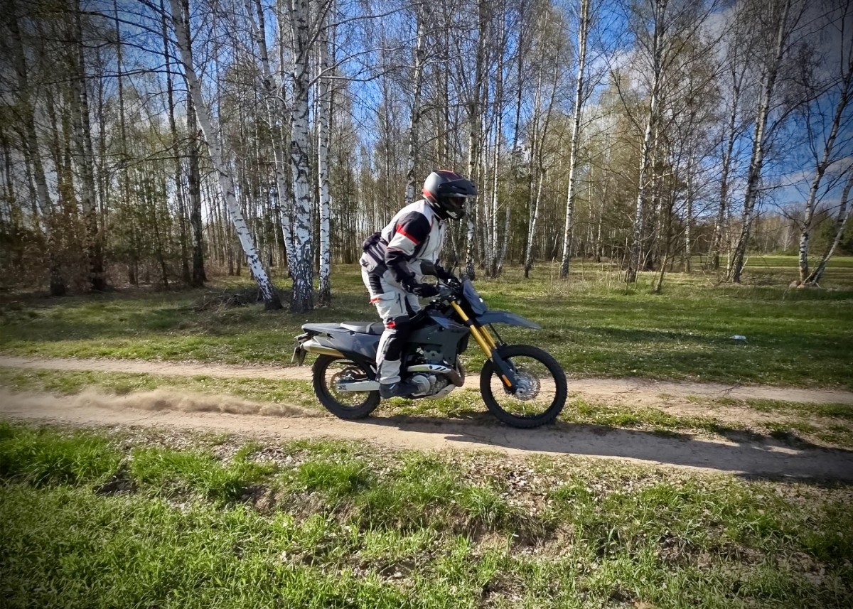 Suzuki DRZ4S SM 5