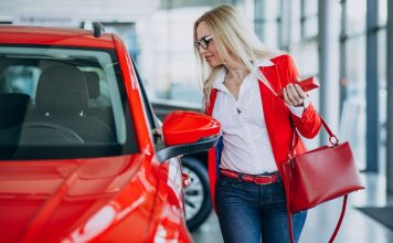 leasing auto salon klientka samochod (1)