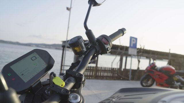 QJ Motor SRK 800 wyświetlacz TFT