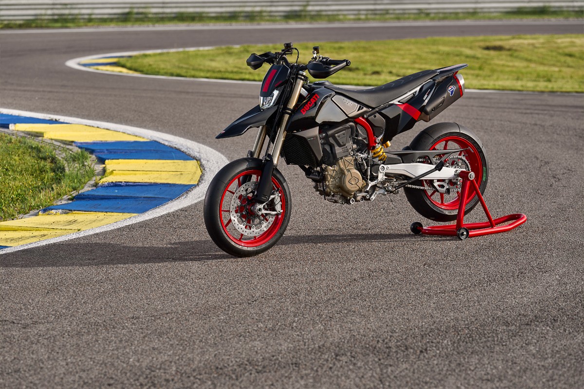 Ducati Hypermotard 698 Mono Nera 2 Ducati Hypermotard 698 Mono Nera 2