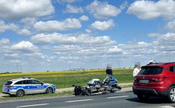 zderzenie policyjnych motocykli kcynia24pl.JPG