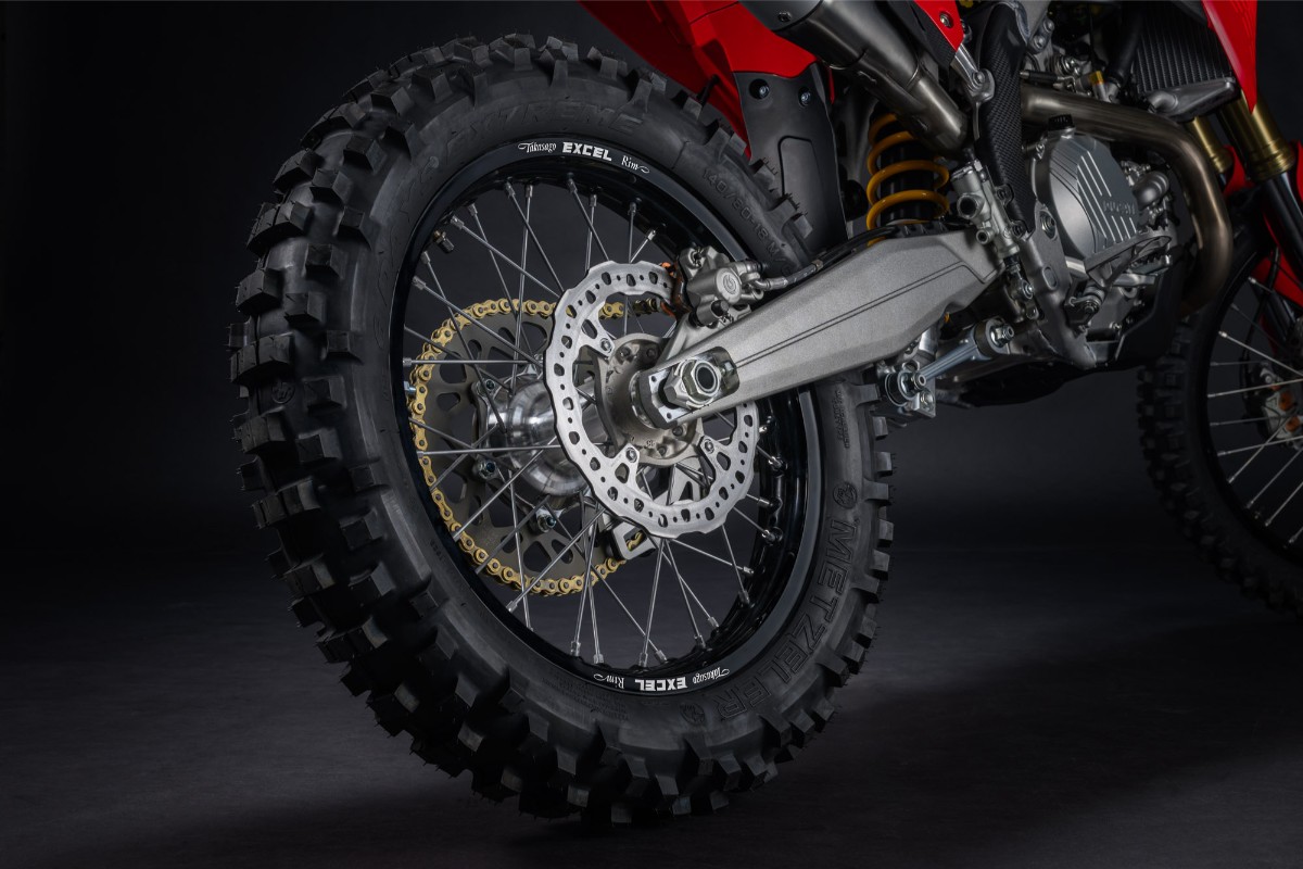 Ducati Desmo 450 EDS enduro 2 Ducati Desmo 450 EDS enduro 2