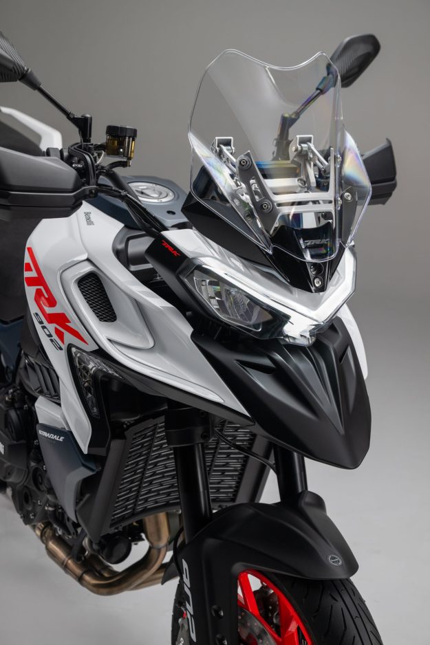 Benelli TRK 902 1
