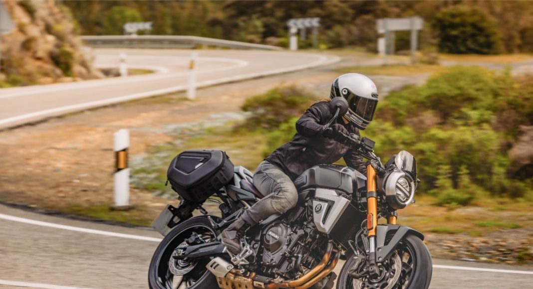 Suzuki GSX S8T TT 11