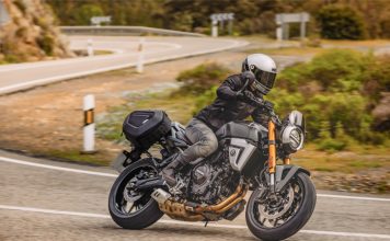 Suzuki GSX S8T TT 11