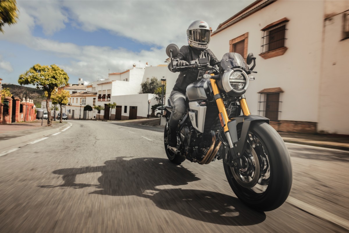 Suzuki GSX S8T TT 13 Suzuki GSX S8T TT 13