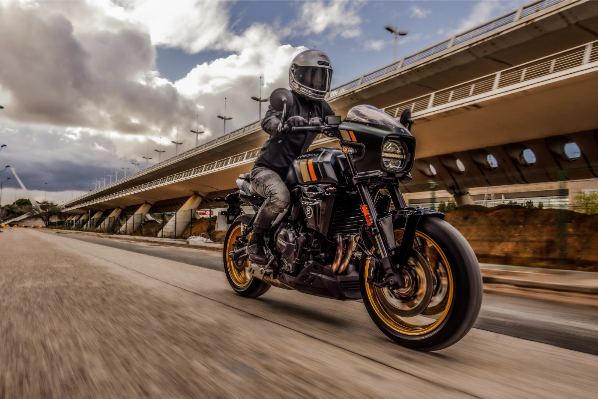 Suzuki GSX S8T TT 5 Suzuki GSX S8T TT 5