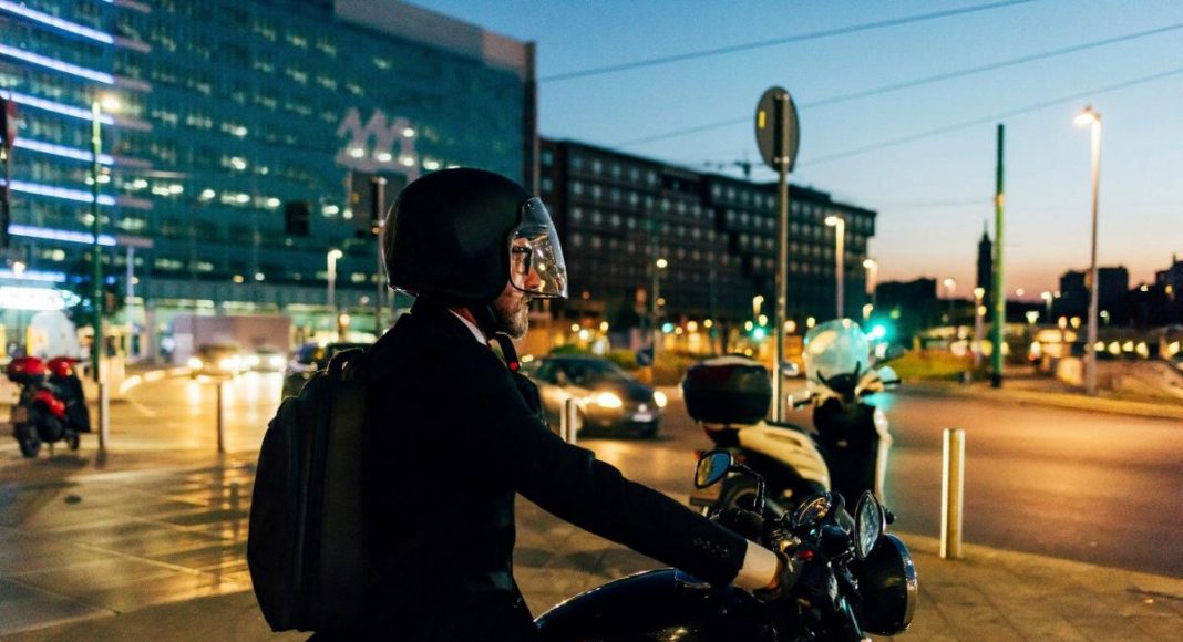 motocykl miasto noc