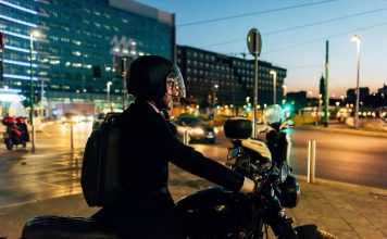 motocykl miasto noc