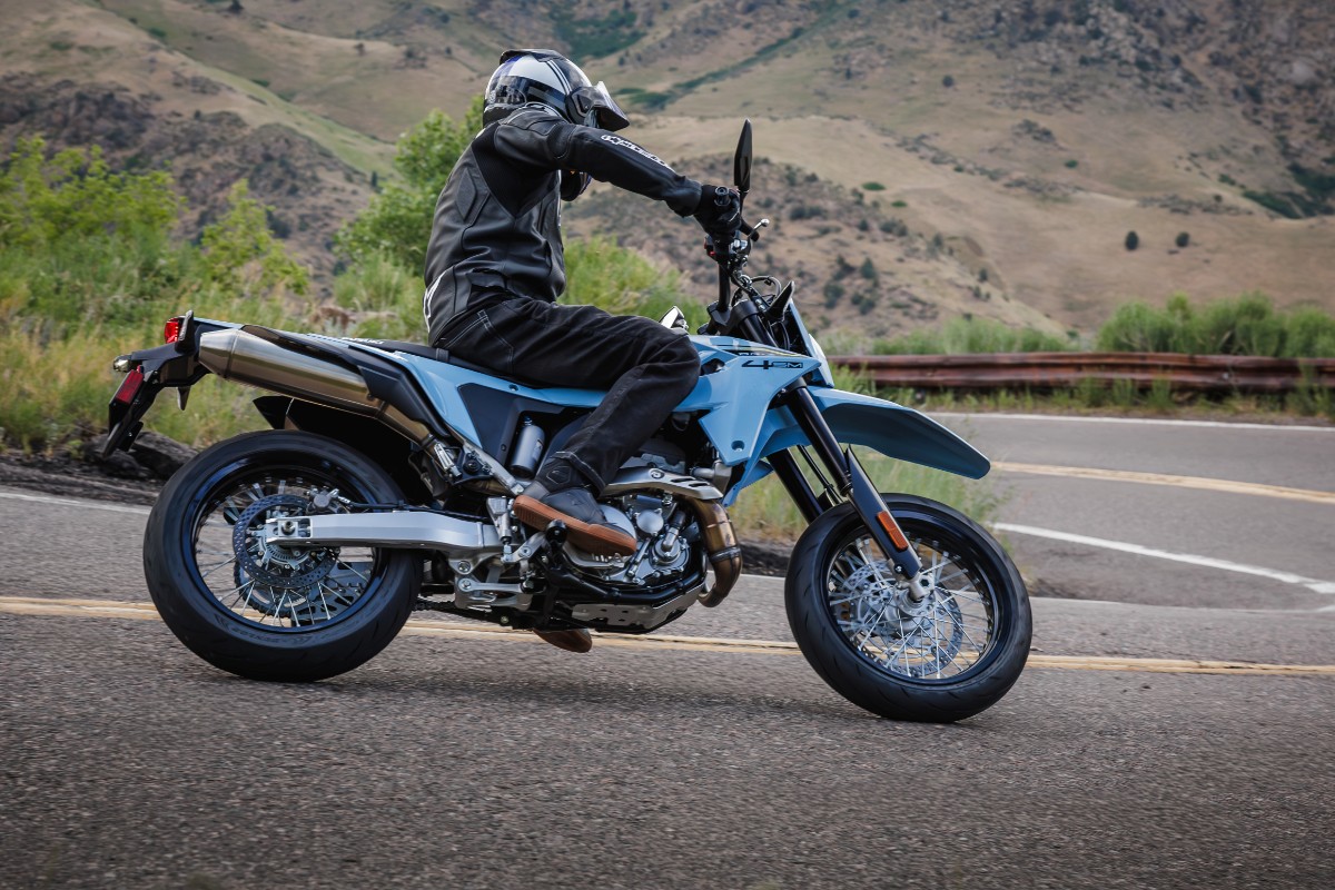 Suzuki DR Z4SM 1 Suzuki DR Z4SM 1