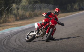 Ducati Desmo450 SM. Pierwsze wyczynowe supermoto z Borgo Panigale Ducati Desmo450 SM 4