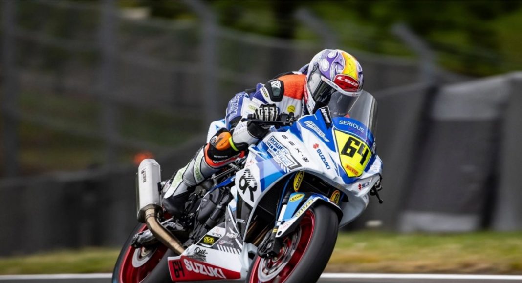 Asher Durham na GSX 8R na Oulton Park