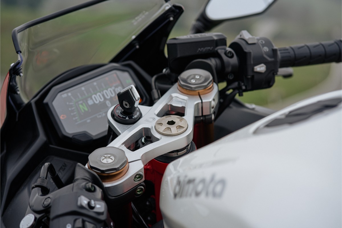 Bimota KB399 3