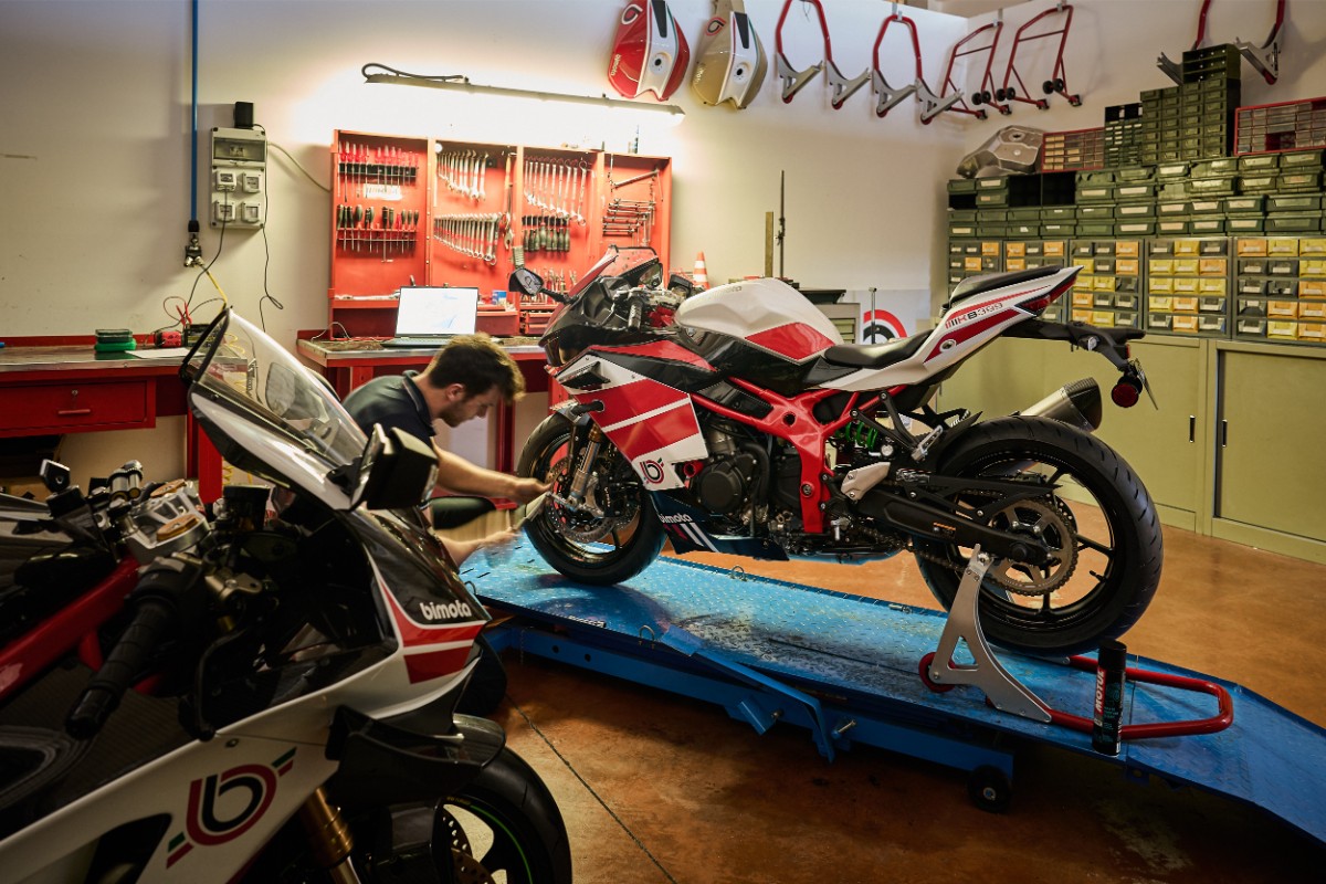Bimota KB399 6