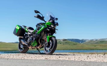Nowy Kawasaki Versys 900. Cztery cylindry, 122 KM i radary w standardzie Kawasaki Versys 900 5