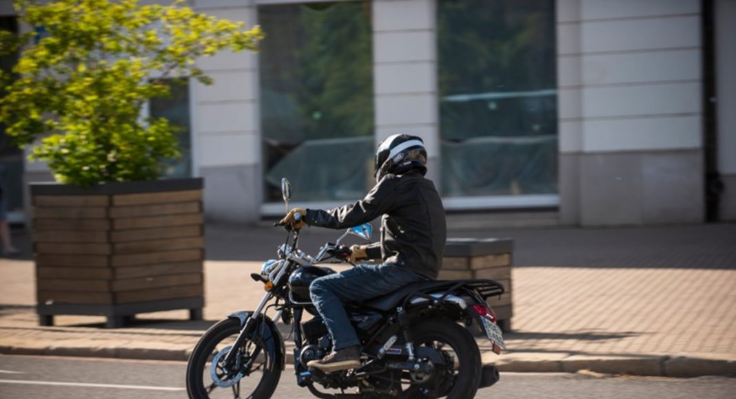 Motocykl 125 do pracy miasto barton spons