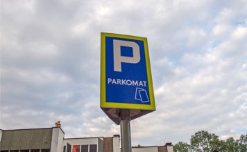 Motocykliści zapłacą za parkowanie w Oświęcimiu. Motocykl też jest pojazdem samochodowym Parkomat MZD Bielsko Biala